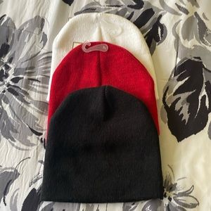 3 Warm Unisex Beanie Hats - onesize fit most